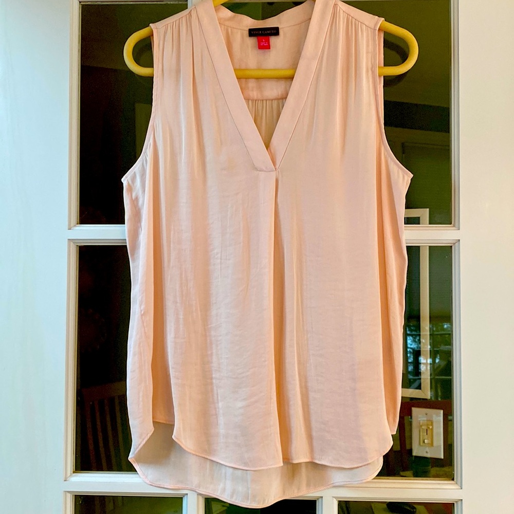 Vince Camuto pale pink sleeveless blouse size Small.